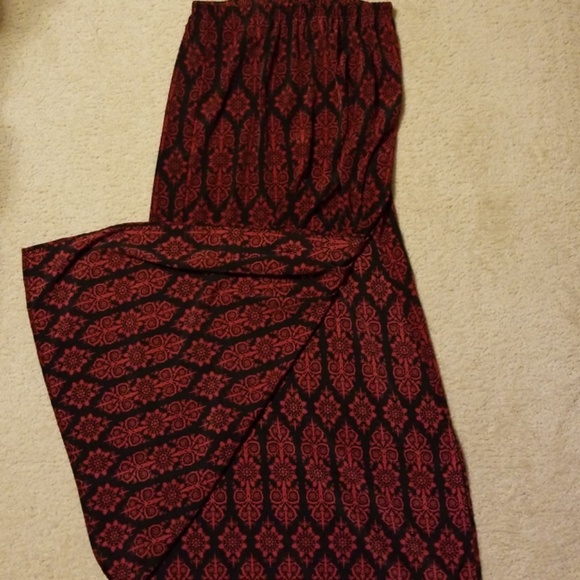 Fab'rik red and black long skirt with side slit la - Picture 1 of 4